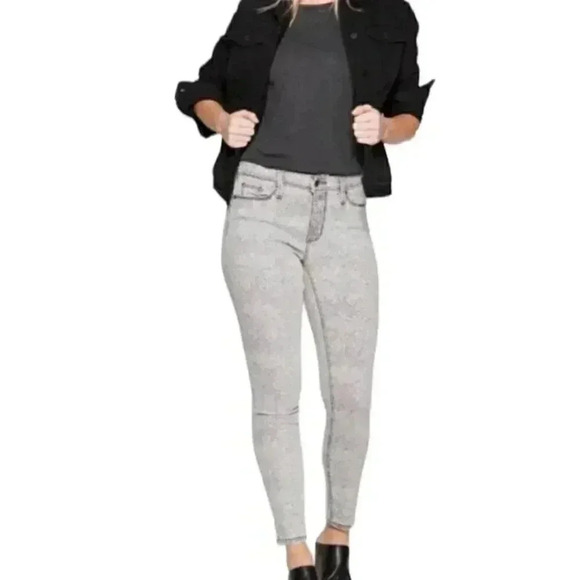 Universal Thread Gray Snake Print High Rise Skinny Jeans - Picture 1 of 7